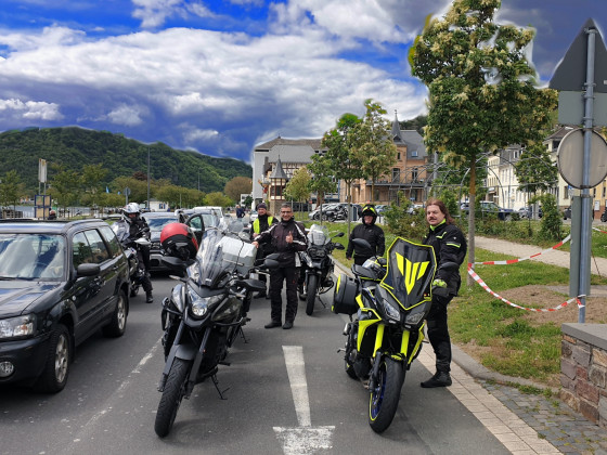 iTT Marathon Part II "Drei Flüsse Tour" am 23.05.2021 - Warten auf die Rheinfähre