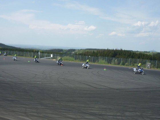 Anlassen Nürburgring Vorführung Polizei