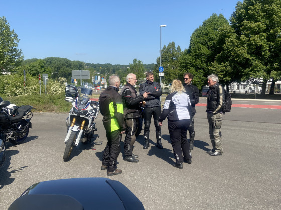 Start:  Wissenburg Tour Sonntagmorgen Aral