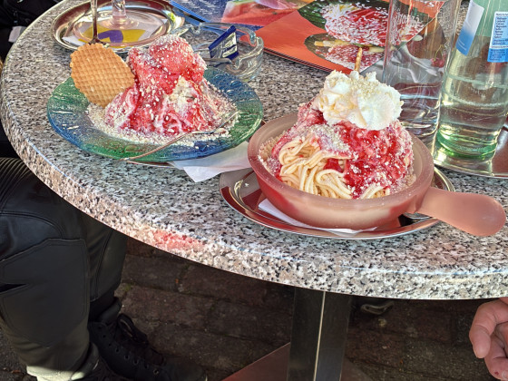 1.Mai Tour lecker Eis bei Mary‘s