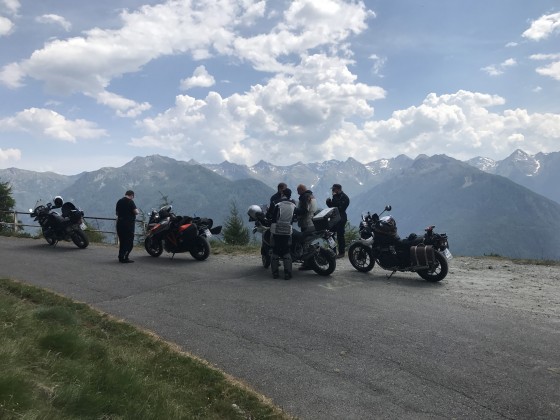 Lagebesprechung: Weiterfahren oder die Aussicht genießen