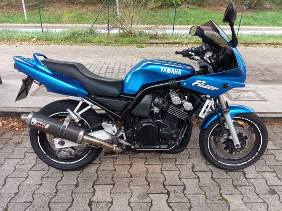 Yamaha FZS600