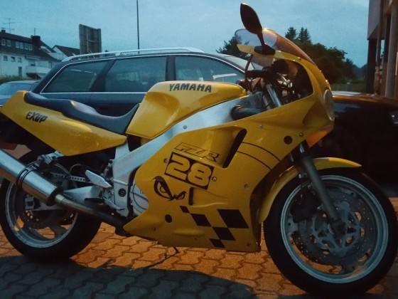 FZR1000