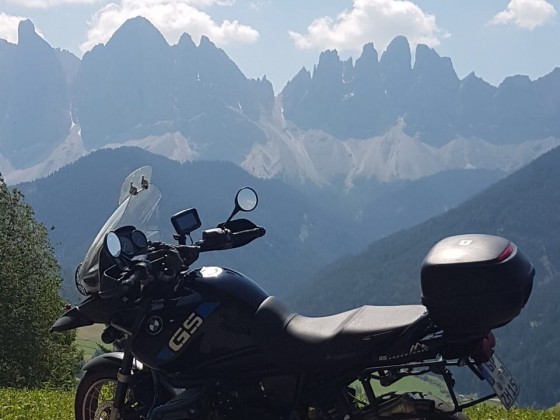 RainerC s Moped vor Dolomiten