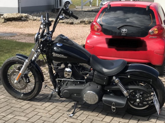 HD Dyna Street Bob mit dezentem Umbau